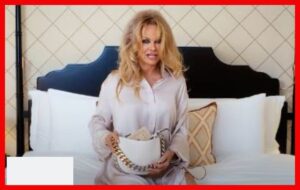 Read more about the article Pamela Anderson: Eine Ikone, die immer wieder neu erfindet