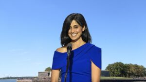 Read more about the article Usha Vance Nettowert 2025: Das Millionen-Vermögen der zweiten Frau der USA