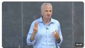 Read more about the article Timothy Snyder: Warum dieser Historiker unsere Demokratie wachrüttelt